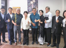 意見交換会終了後、台中市訪問団と沖縄側関係者による記念撮影